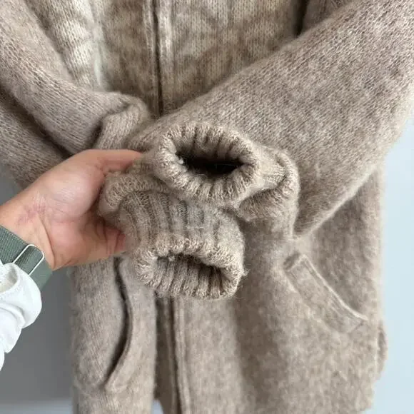 Hilda LTD.Vintage Unisex Icelandic Nordic Full Zip Fuzzy Sweater Jacket Cream